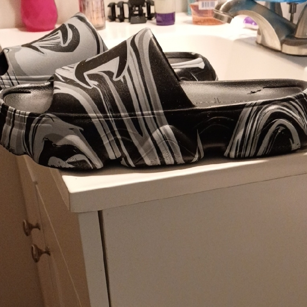 Champion Monochrome Swirl Slide Sandals - Picture 3 of 6